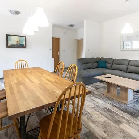 & Strcic Petra Gæstehus 4*