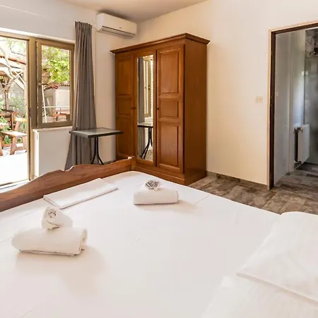 Guest house & Strcic Petra Krk Town