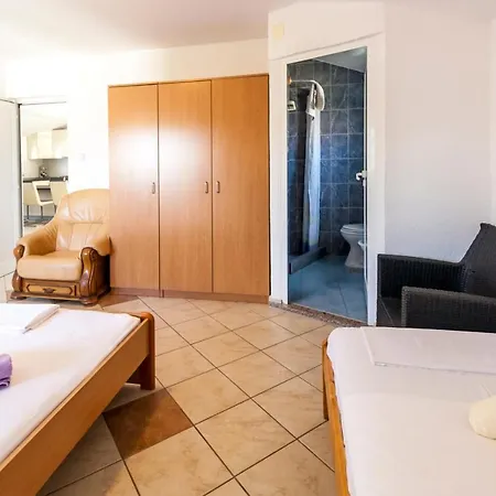 Gæstehus & Strcic Petra Krk Town