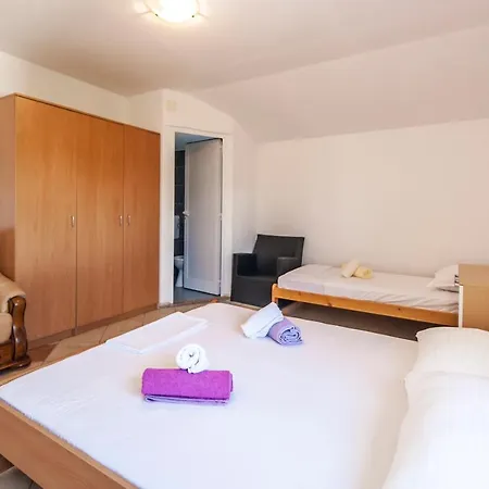 & Strcic Petra Guest house