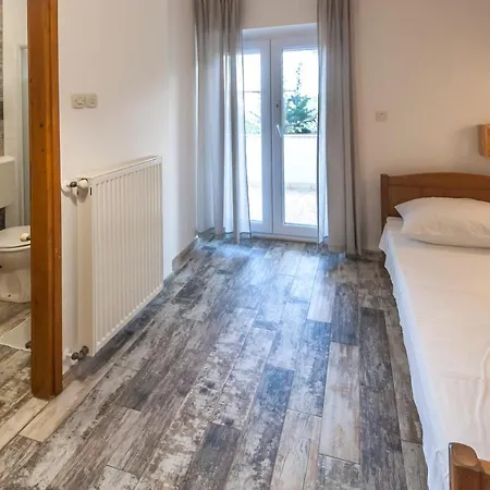 Guest house & Strcic Petra