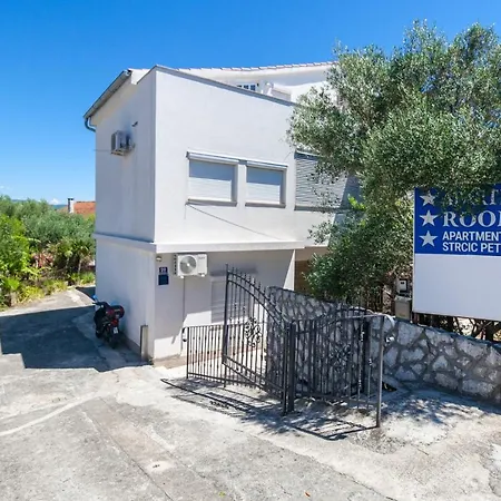 Guest house & Strcic Petra